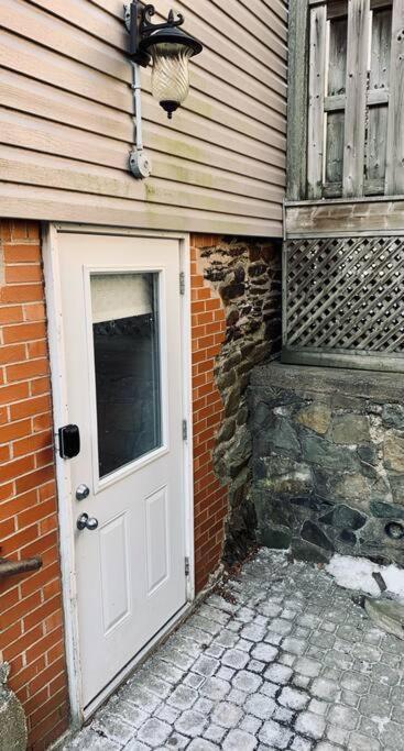 Xxx Old 238 Lovely 1-bedroom Unit In Halifax